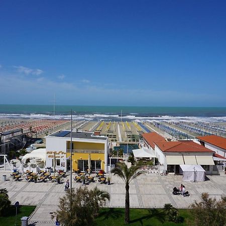 Alba Sul Mare Hotel Lido di Camaiore Buitenkant foto