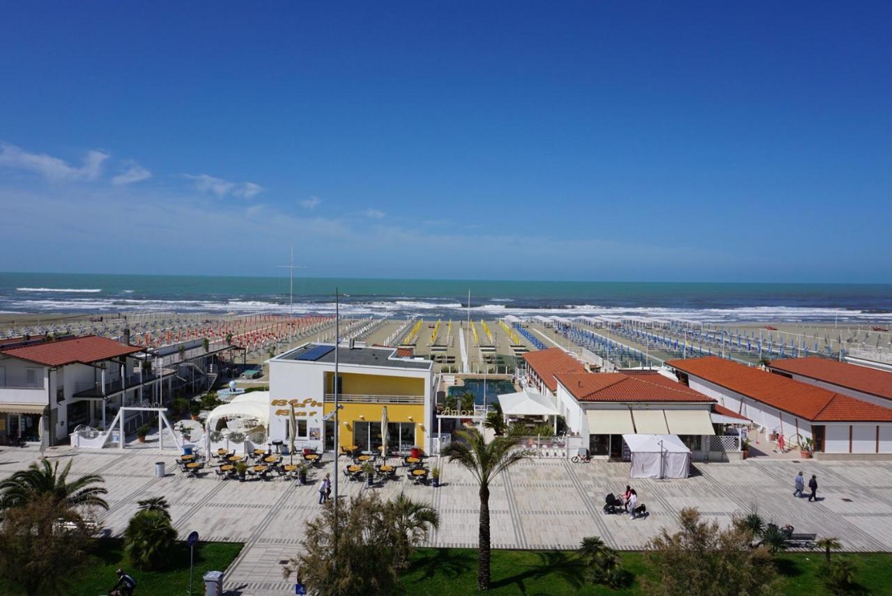 Alba Sul Mare Hotel Lido di Camaiore Buitenkant foto