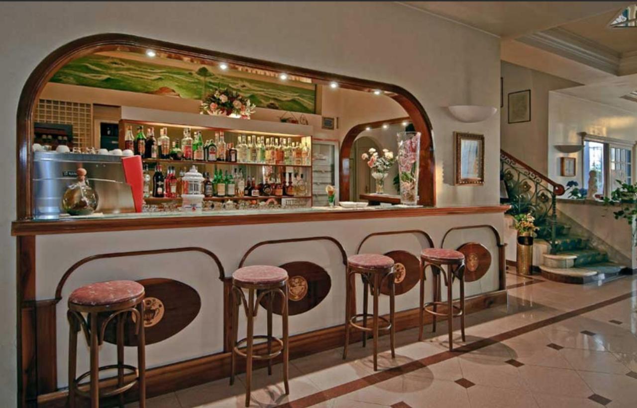 Alba Sul Mare Hotel Lido di Camaiore Buitenkant foto