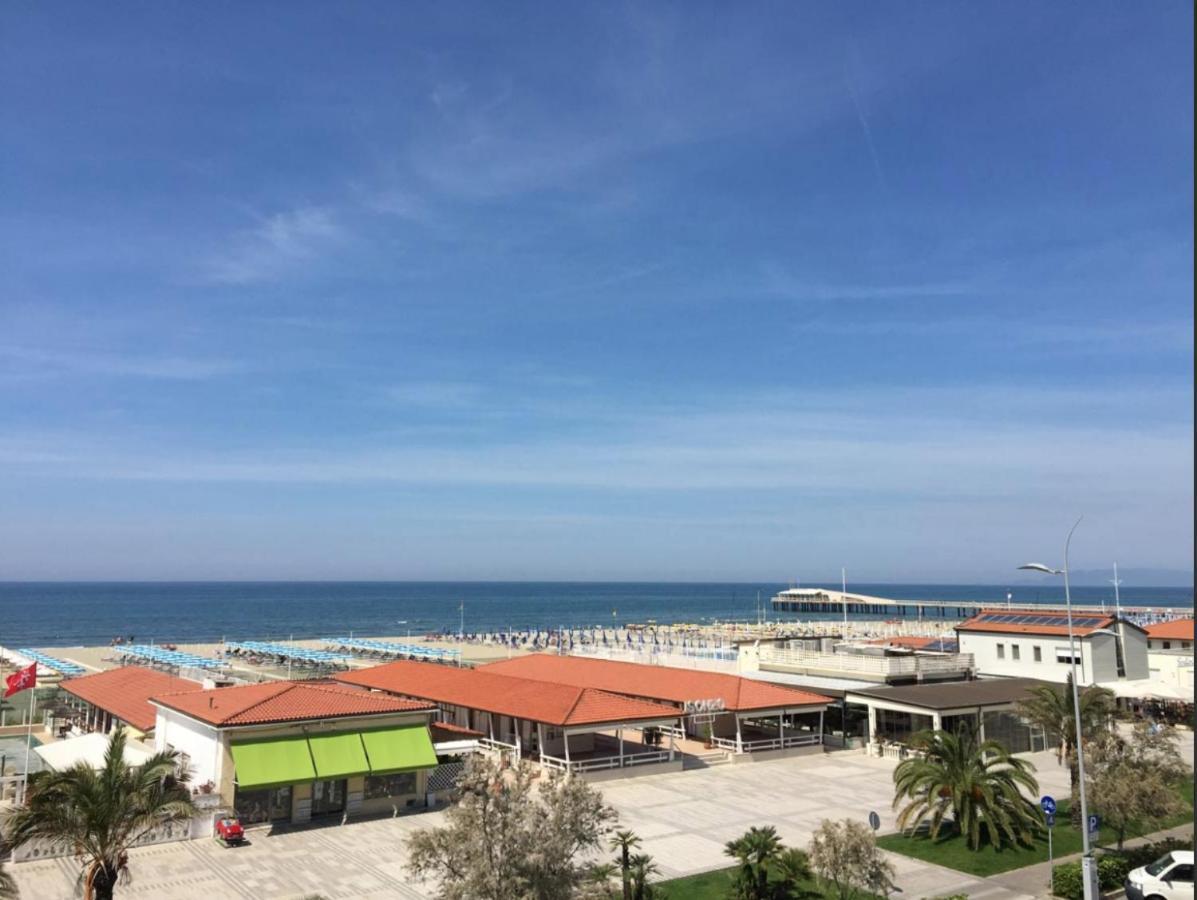 Alba Sul Mare Hotel Lido di Camaiore Buitenkant foto