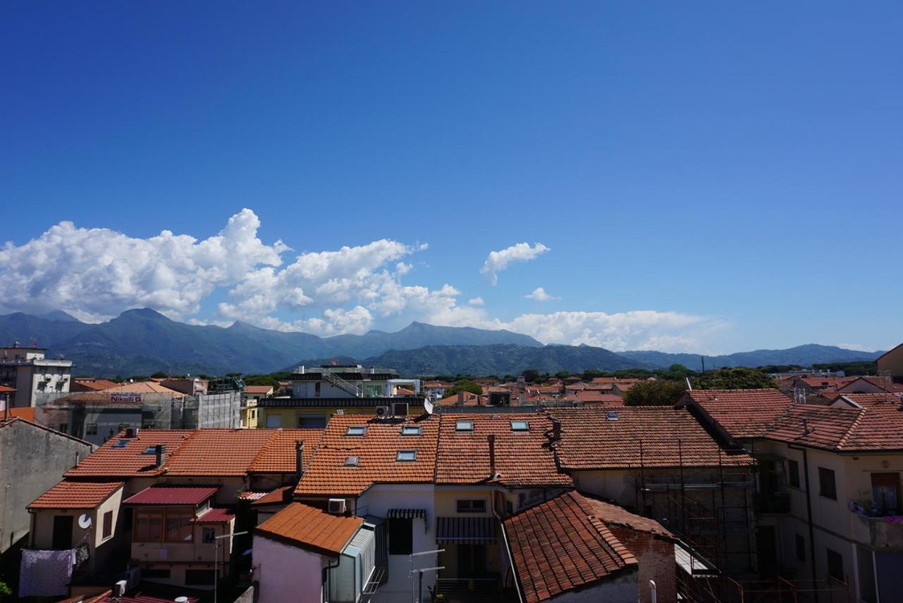 Alba Sul Mare Hotel Lido di Camaiore Buitenkant foto