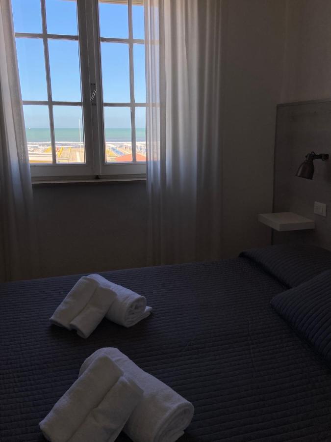 Alba Sul Mare Hotel Lido di Camaiore Buitenkant foto
