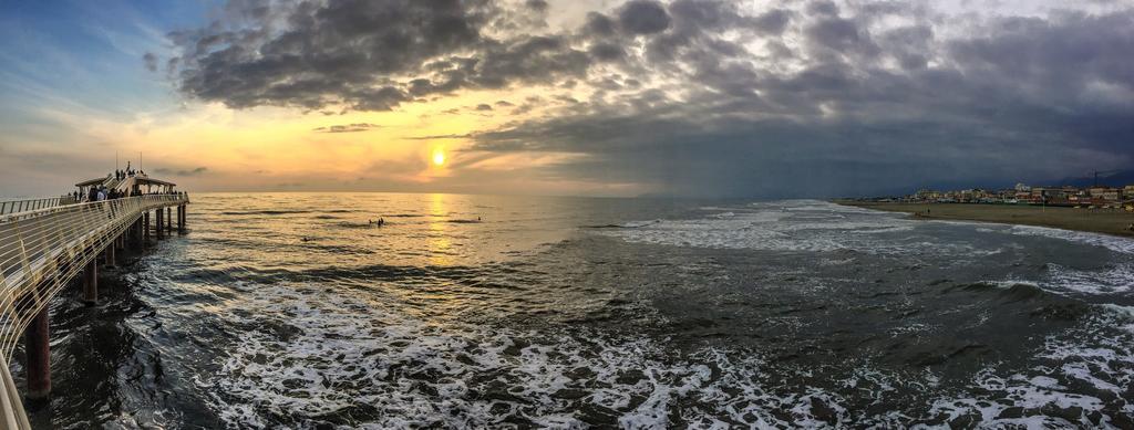 Alba Sul Mare Hotel Lido di Camaiore Buitenkant foto