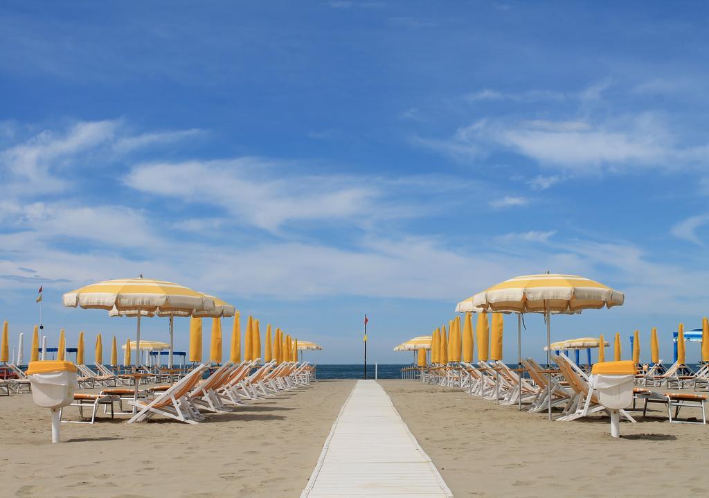 Alba Sul Mare Hotel Lido di Camaiore Buitenkant foto