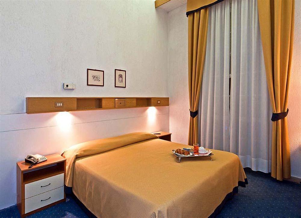 Alba Sul Mare Hotel Lido di Camaiore Buitenkant foto