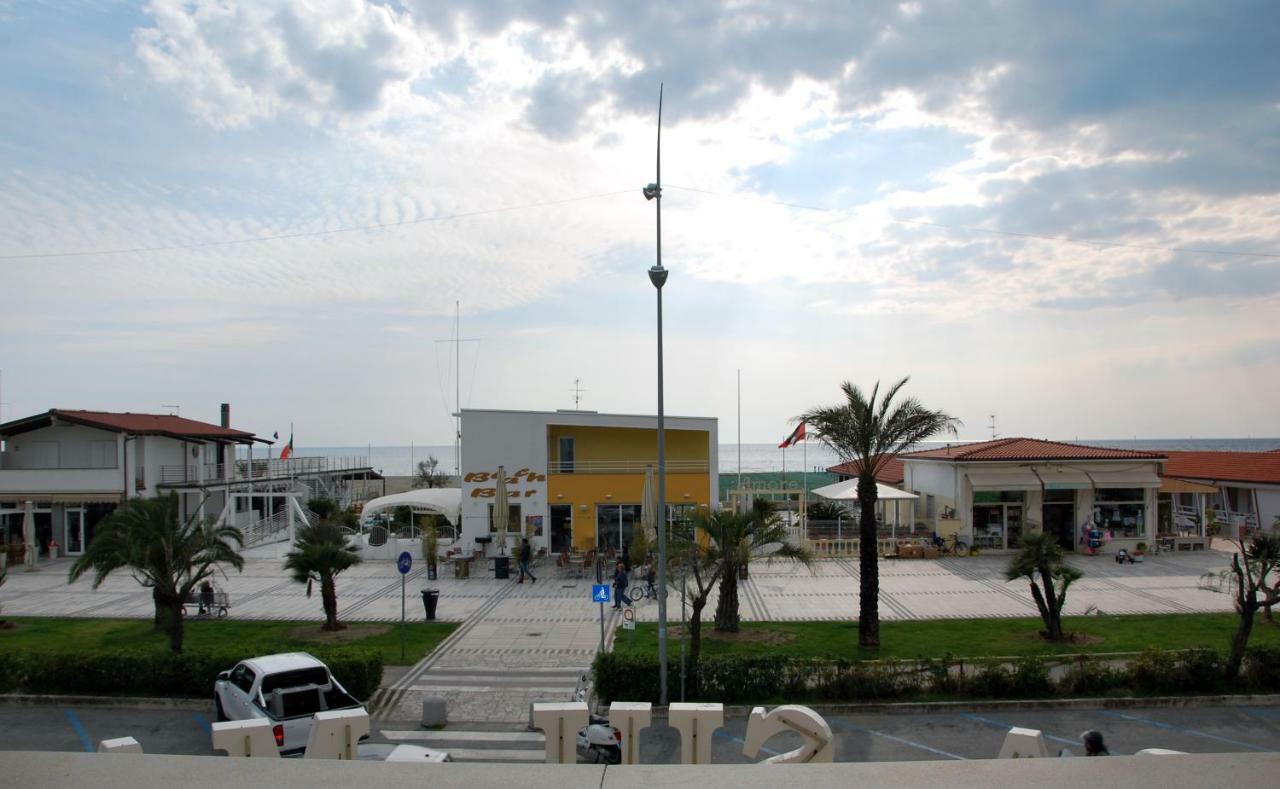 Alba Sul Mare Hotel Lido di Camaiore Buitenkant foto