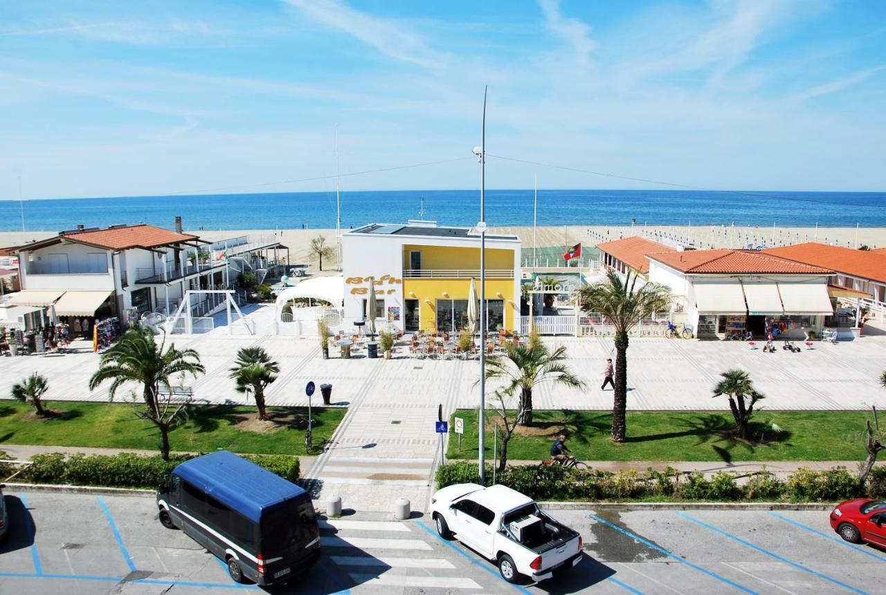 Alba Sul Mare Hotel Lido di Camaiore Buitenkant foto